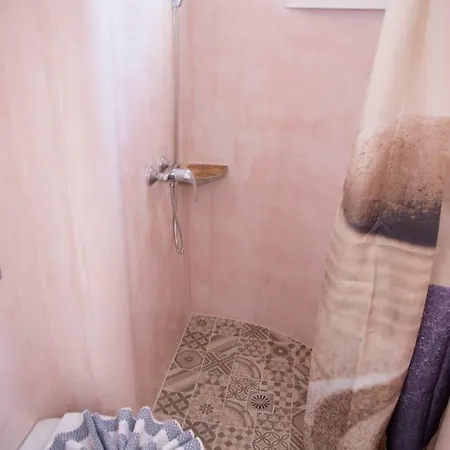 Amorgaia 2 * كاتابولا